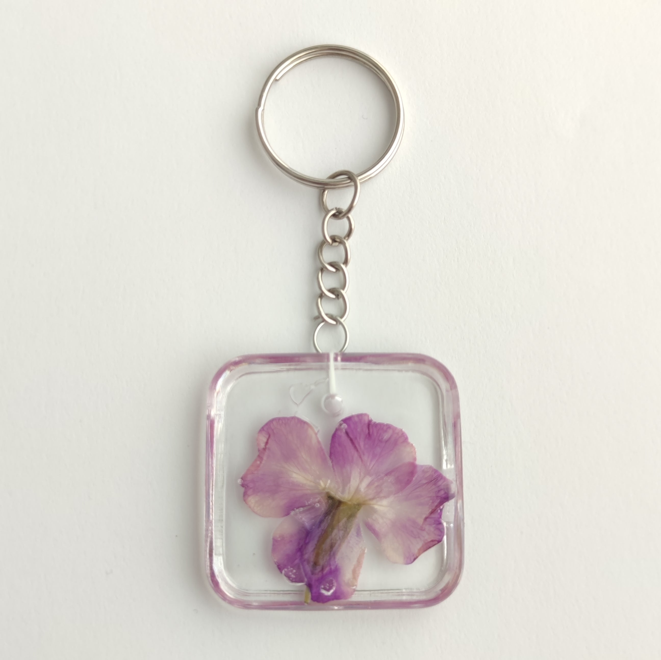 Llavero Resina Flor de Alelies