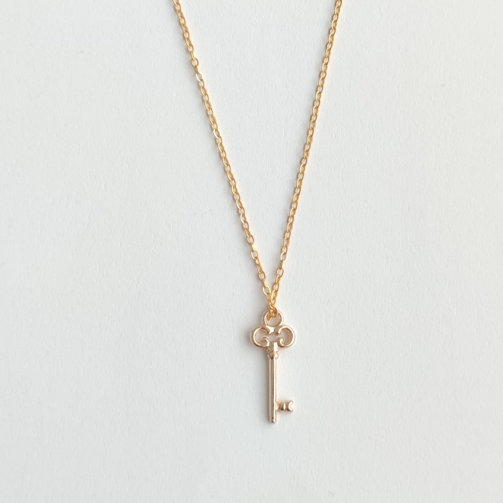 Collar Llave Dorada