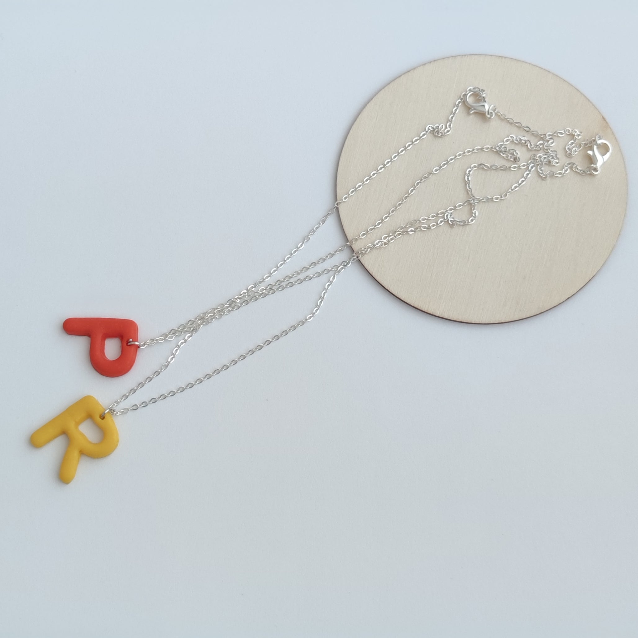 Collar con Inicial