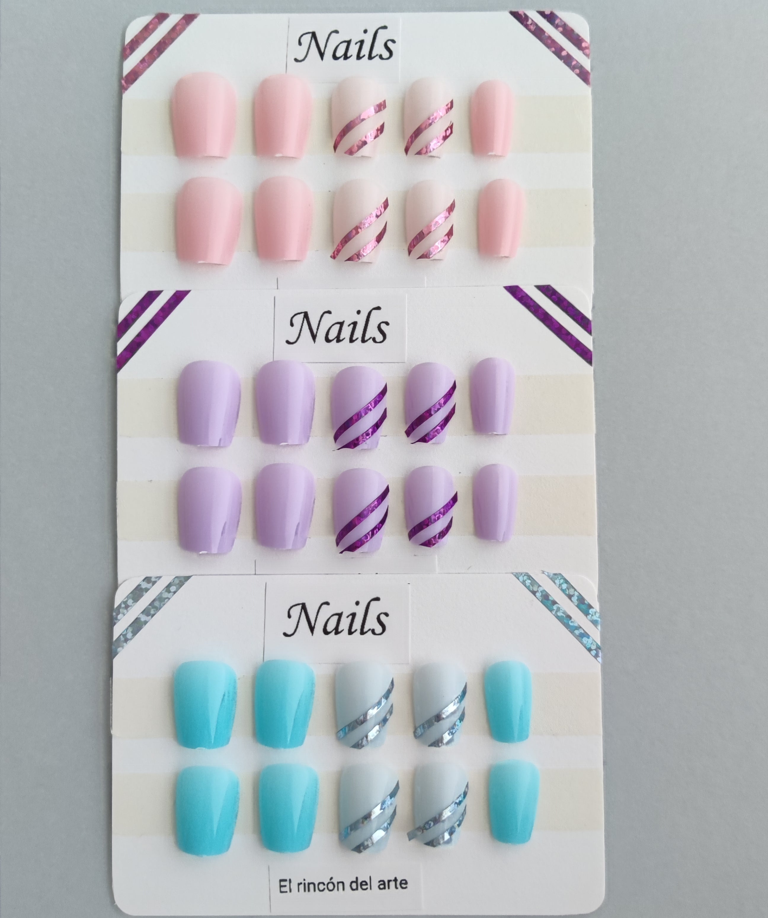 Uñas con Líneas Brillante